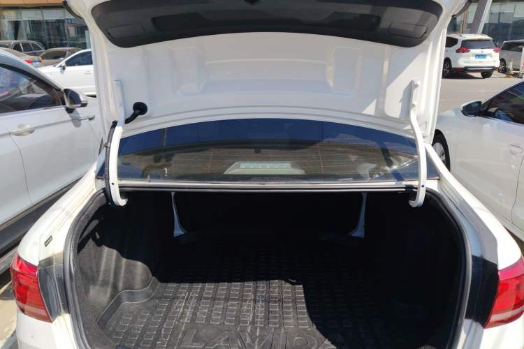 Used Volkswagen Lavida 2019 Lavida Start 1.5L Automatic Trendy Version China VI Standard Trunk