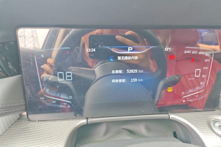 Used Hongqi H5 2023 1.5T DCT Smart Connect Flagship Edition Odometer Close Up