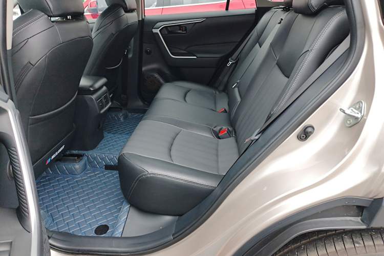 Used Toyota Wildlander 2024 2.0L CVT Two-Wheel Drive Leading Edition
