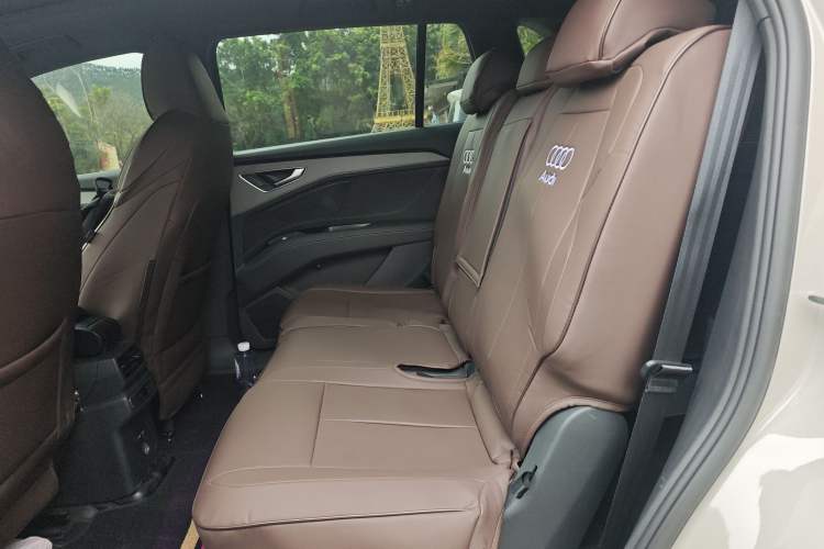 Used Audi Q5 e-tron 2022 40 e-tron Starlight Edition Mech Kit