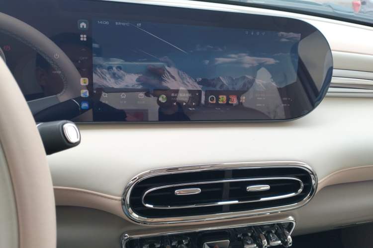 Used ORA Ballet Cat 2022 500 km Swan Lake Edition