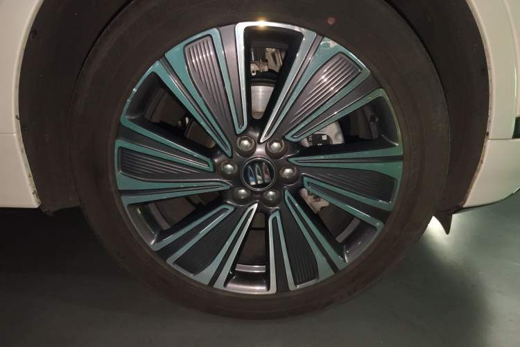 Used Buick E5 2023 Premium Long-Range Version
