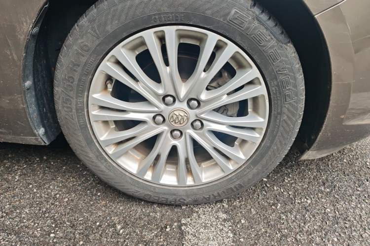 Used Buick GT 2015 15N Automatic Deluxe Edition Right Front Wheel Hub