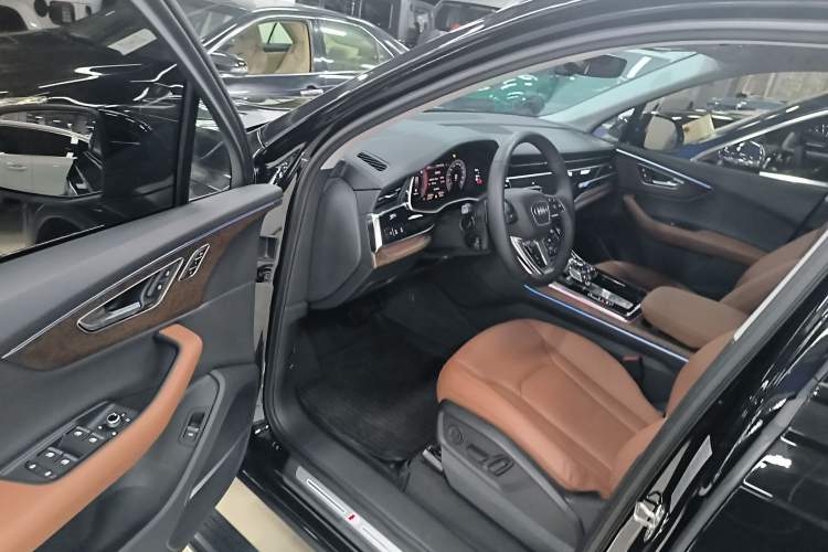 Used Audi Q7 2022 55 TFSI quattro S line Sport model