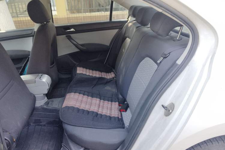 Used Skoda Rapid 2015 1.6L Automatic Smart Selection Model