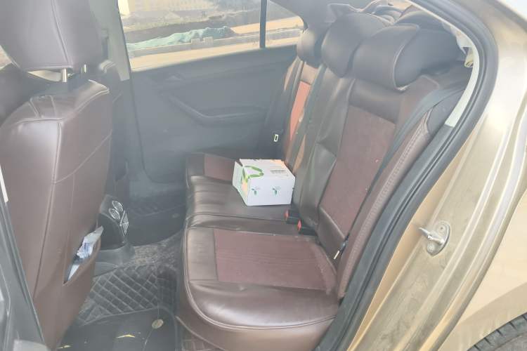 Used Volkswagen Jetta 2017 1.5L Automatic Fashion Model Left Rear Seat