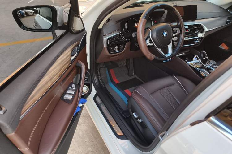 Used BMW 5 Series 2018 530Li Luxury Edition Premium Package Driver Seat