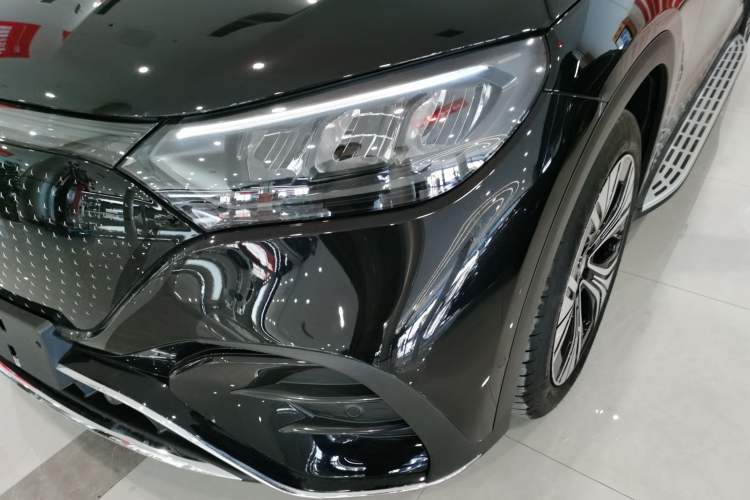 Used Mercedes-Benz EQE SUV 2024 500 4MATIC Pioneer Edition Left Front Headlight