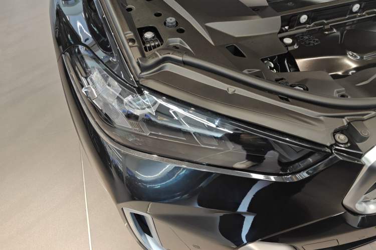 Used BMW X5 2023 xDrive 30Li Luxury M Sport Package Right Front Headlight