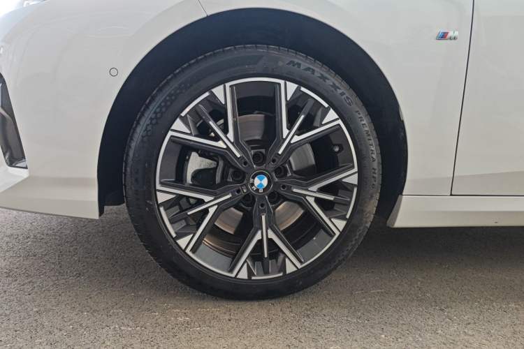 Used BMW 2 Series 2025 225L M Sport Package Left Front Wheel Hub