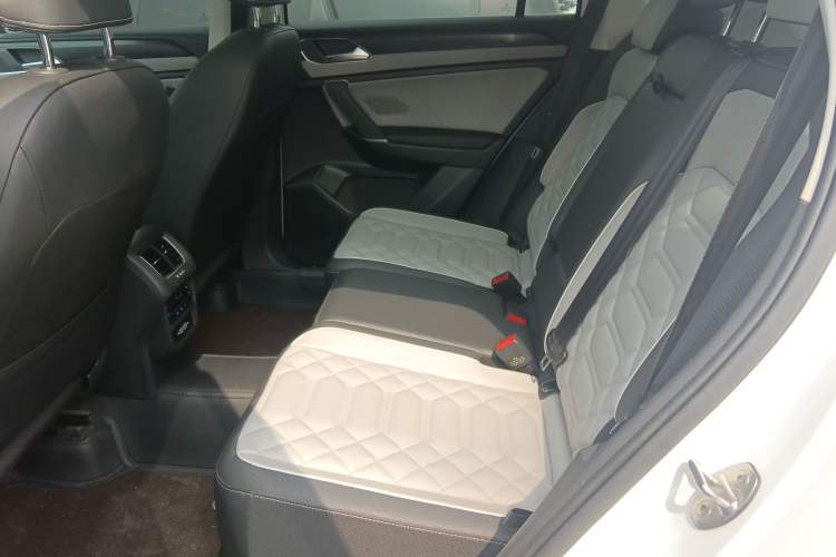 Used Volkswagen Tayron 2024 300TSI Two-Wheel-Drive Luxury Plus Advanced Version Left Rear Seat