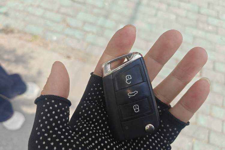 Used Volkswagen Tiguan L 2018 380TSI Automatic All-Wheel Drive Luxury Edition Vehicle Key