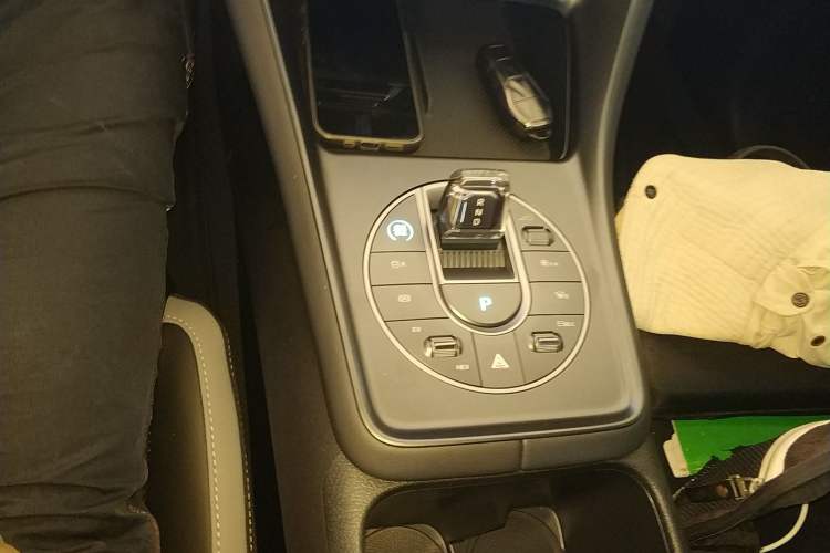 Used BYD Sealion 05 DM-i 2025 DM-i 75KM Luxury Model Audio And AC Panel