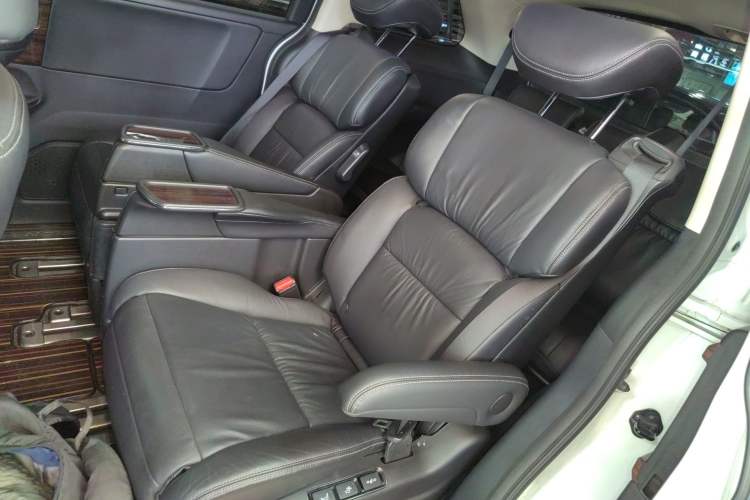 Used Honda Elysion 2016 2.4L Luxury Edition
