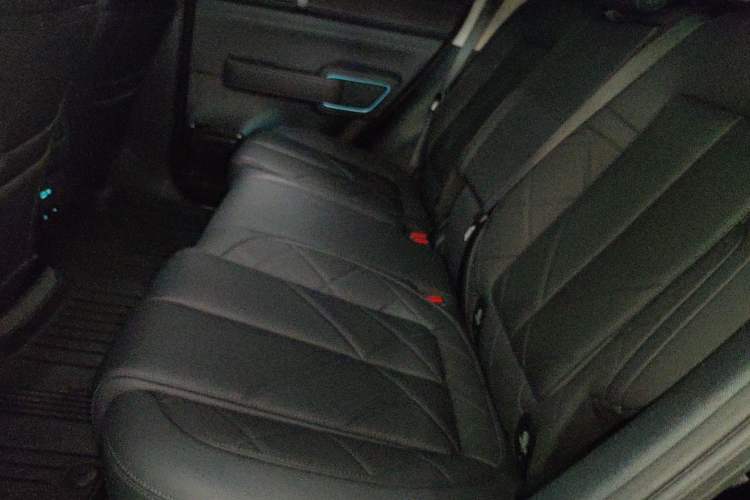 Used Formula Leopard 5 2023 Navigator Edition Left Rear Seat