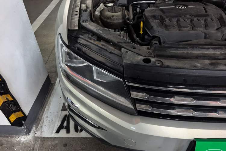 Used Volkswagen Tiguan L 2019 330TSI Automatic Two-Wheel Drive Smart Luxury Version China VI Standard Right Front Headlight