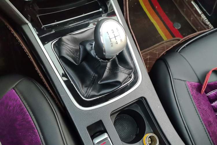 Used Leopaard CS10 2017 1.5T Manual Prestige Model Gear Lever