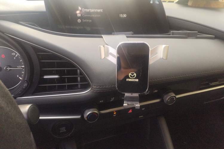 Used Mazda 3 Axela 2020 1.5L Manual ZhiMei Edition Audio And AC Panel