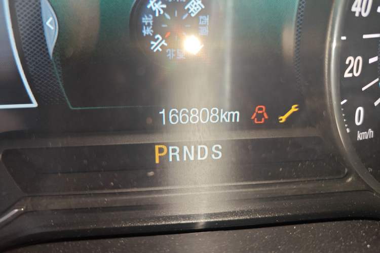 Used Ford Edge 2015 2.0T GTDi Four-Wheel Drive Prestige Model Odometer Close Up