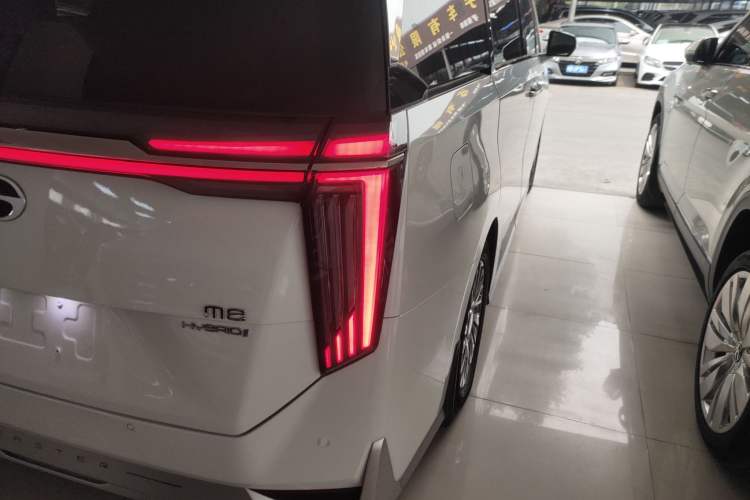 Used GAC Trumpchi M8 2023 Zongshi Series Dual-Motor Flagship Edition Right Rear Taillight