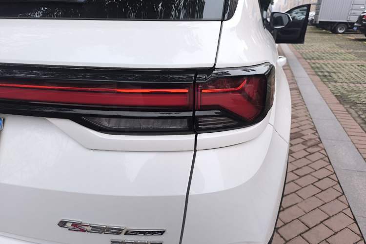 Used Changan CS35PLUS 2021 Revised Version Blue Whale NE 1.4T DCT Luxury Edition
