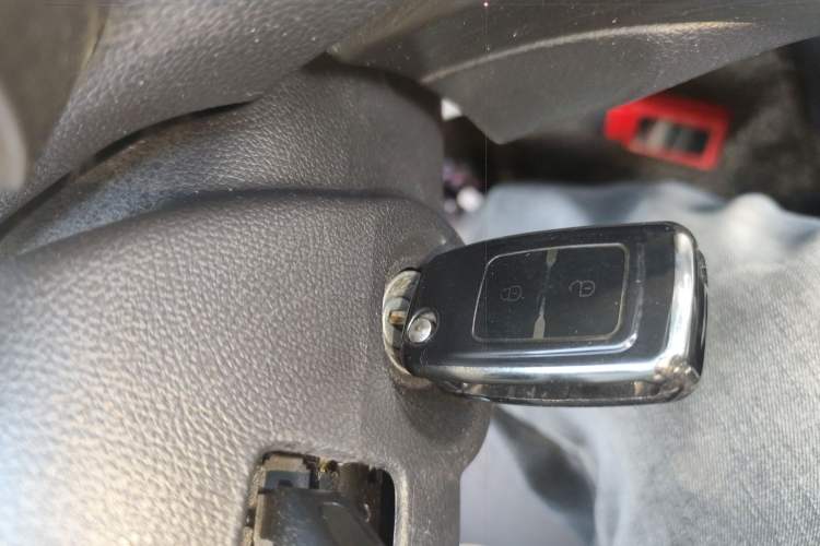 Used CHANGAN KAICHENG Ruixing M60 2023 1.5L GDI Comfort-Class Passenger Vehicle 6/7 Seats Interior 1