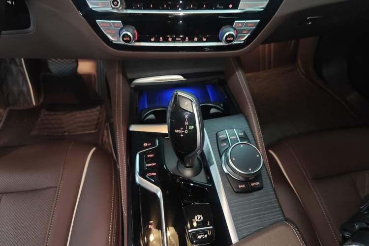 Used BMW 5 Series 2022 Restyled 530Li Leading Edition M Sport Package Gear Lever