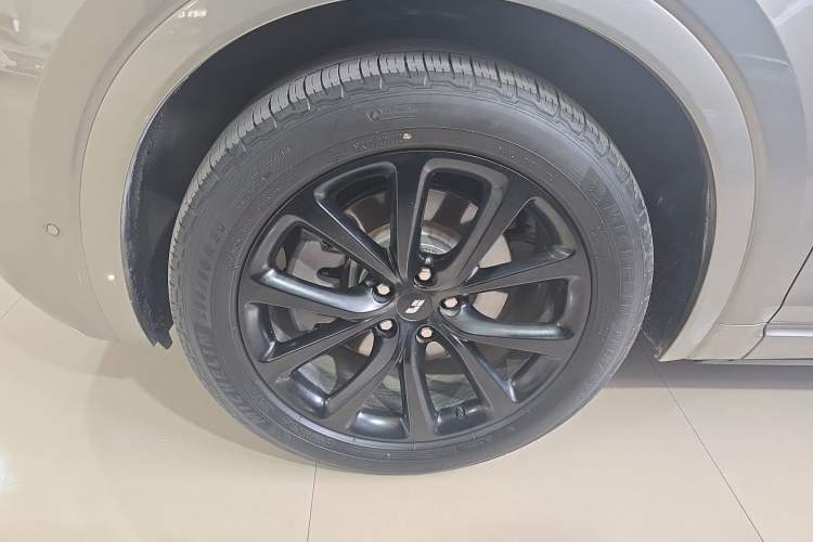 Used Li Auto ONE 2020 Extended-Range 6-Seater Version Left Front Wheel Hub