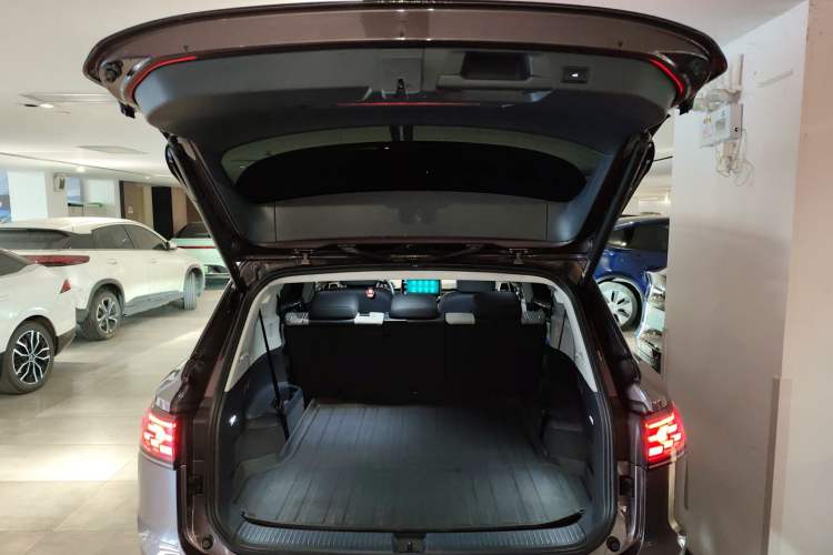 Used Volkswagen ID.6 CROZZ 2021 Long-Range PRO Edition