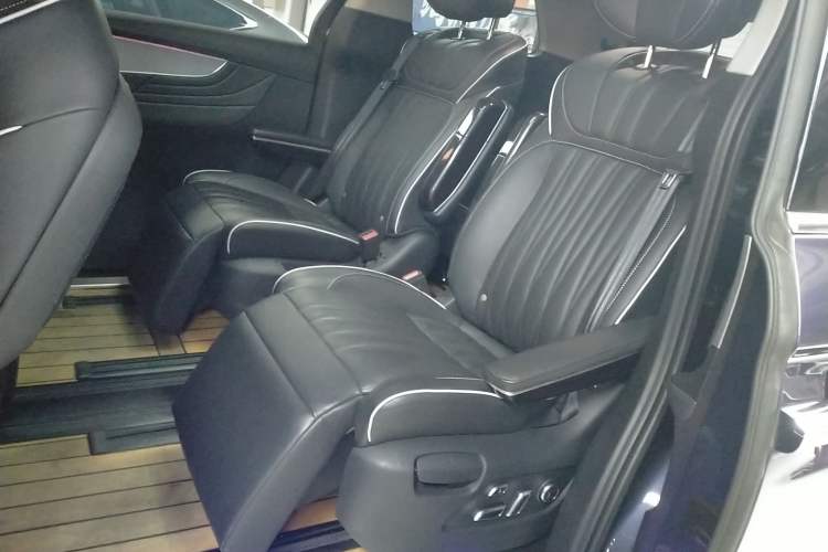 Used Roewe iMAX8 2022 400TGI Prestige Edition