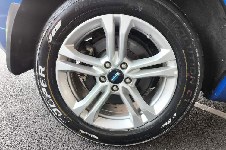 Used Wey VV5 2019 1.5T Two-Wheel Drive Color Pioneer