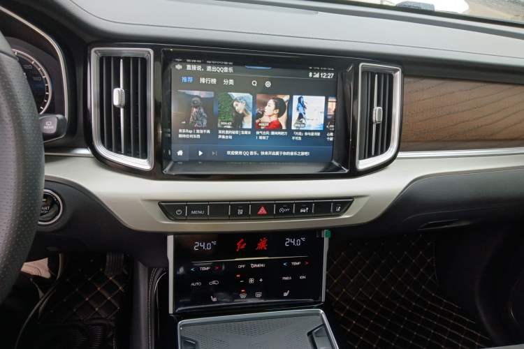 Used Hongqi HS7 2022 2.0T DCT Two-Wheel Drive Smart Connect Flagship Edition Seven Seats Audio And AC Panel