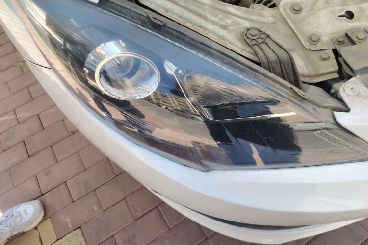Used Chery Fengyun 2 2013 Hatchback 1.5L Manual Ruiyi Edition Right Front Headlight