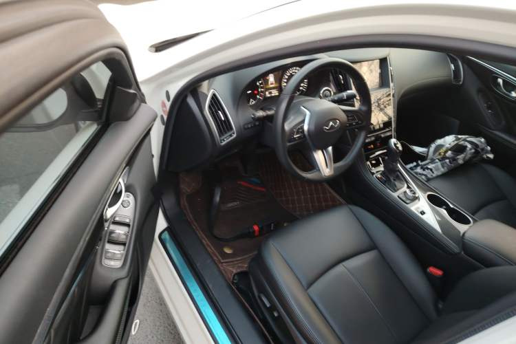 Used Infiniti Q50L 2018 2.0T Comfort Edition China VI Standard
