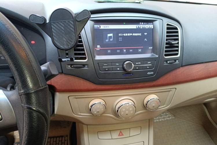 Used Roewe 350 2013 350C 1.5L Automatic Xunyue Edition
