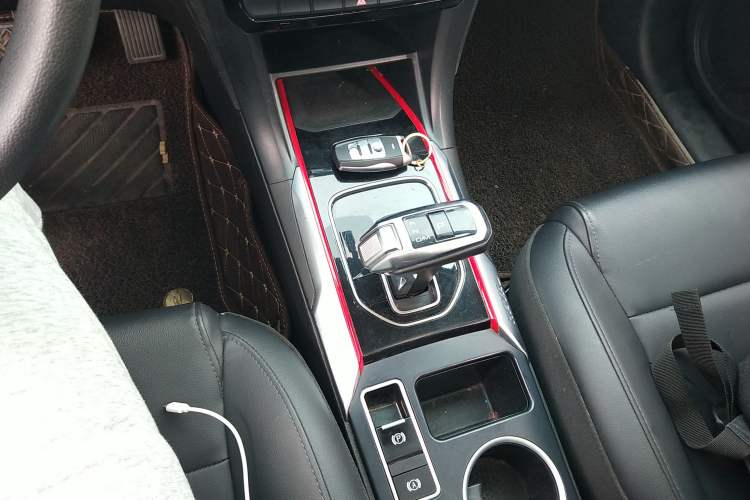 Used Haval H2 2018 1.5T Dual-Clutch Two-Wheel Drive Fashion Model China VI Standard