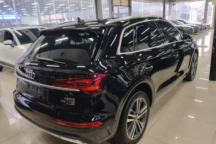 Used Audi Q5L 2022 Updated Version 45T Luxury Prestige Edition Rear Right 45 Deg