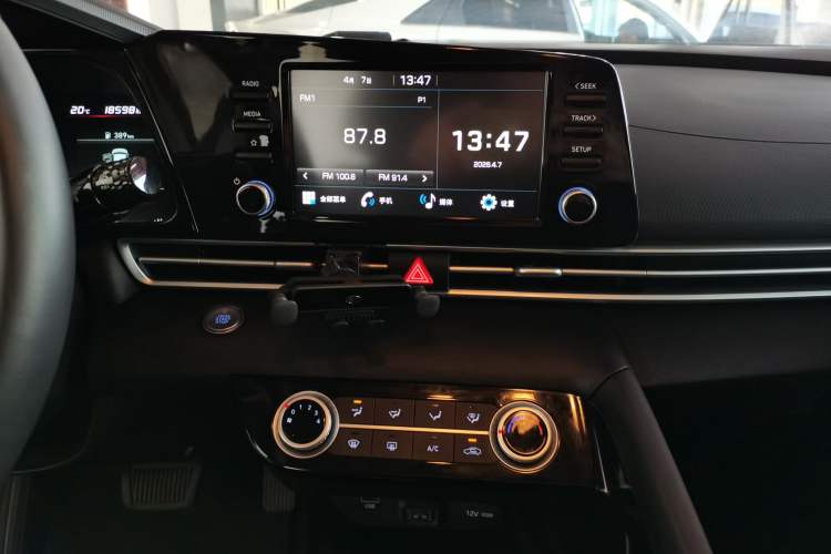 Used Hyundai Elantra 2022 1.5L CVT LUX Prestige Edition
