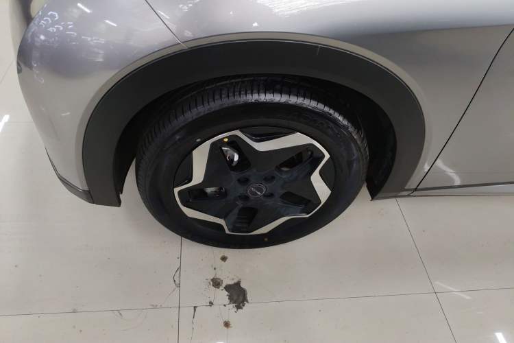Used BYD Dolphin 2021 405 km Fashion Edition Left Front Wheel Hub