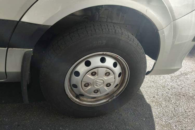 Used Foton Toano 2019 2.5T E5 Short Wheelbase Mid-Roof 5/6-Seater 4J25TC3
