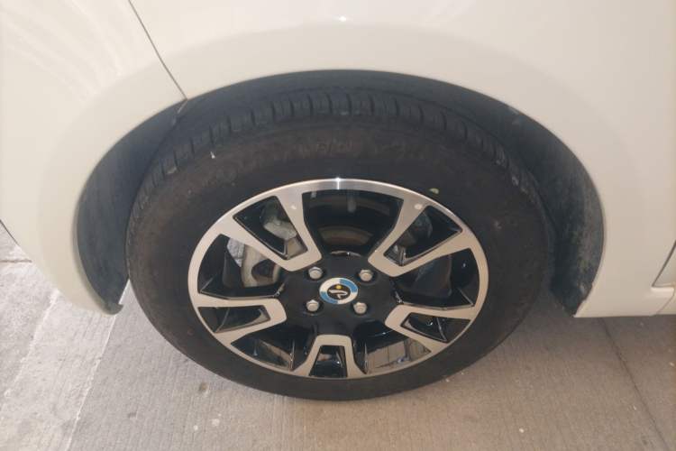 Used Brilliance Xinri i03A 2021 318 km 31.45 kWh Exterior 2