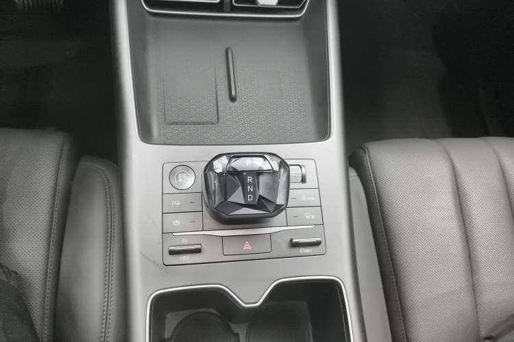 Used BYD Song Pro New Energy 2025 Second-Generation Intelligent Driving Version DM-i 115KM Superior Trim Gear Lever