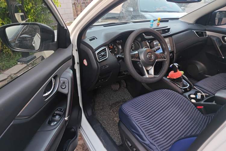 Used Nissan Qashqai 2019 2.0L CVT Luxury Edition Driver Seat