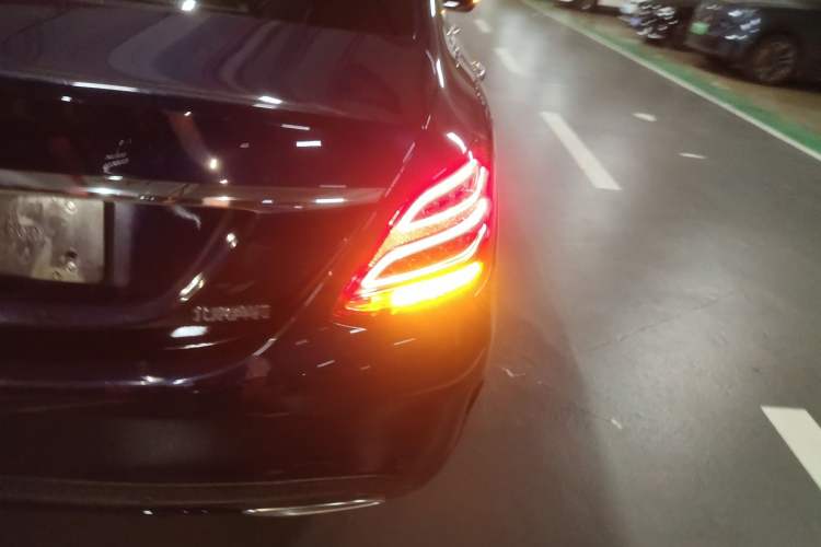 Used Mercedes-Benz C-Class 2017 C 200 L Sport Edition Right Rear Taillight