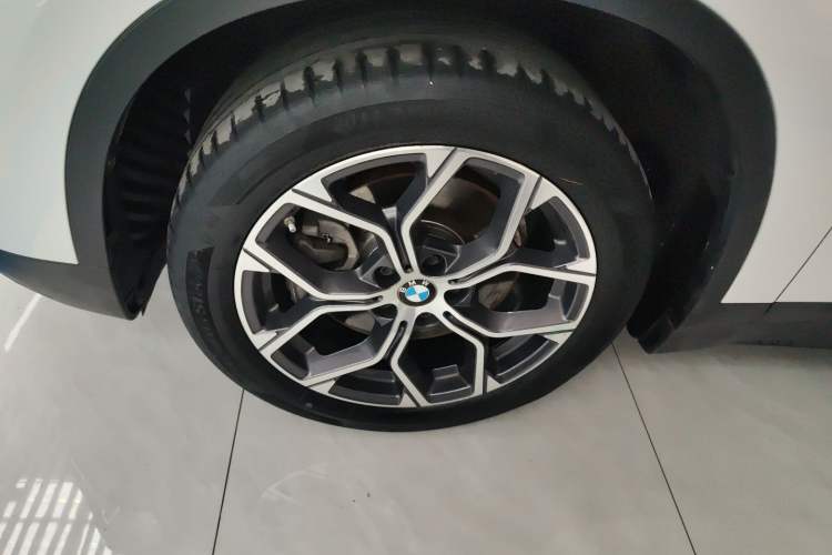 Used BMW X1 2021 Restyled sDrive25Li Leading Edition Left Front Wheel Hub