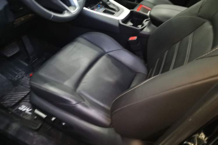 Used Toyota Wildlander 2022 2.0L CVT Two-Wheel Drive Luxury PLUS Edition