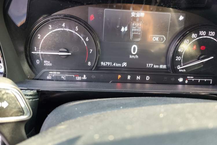 Used Lincoln Corsair 2021 2.0T Two-Wheel Drive Deluxe Edition Odometer Close Up