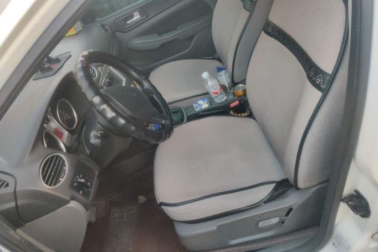 Used Ford Focus 2013 Hatchback Classic 1.8L Automatic Base Model
