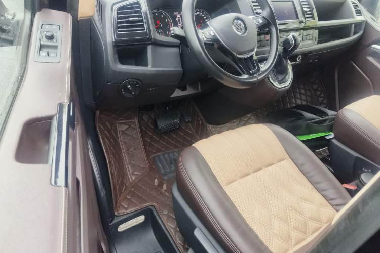 Used Volkswagen Caravelle 2018 2.0 TSI 4x4 Luxury Edition 7-Seater Driver Seat