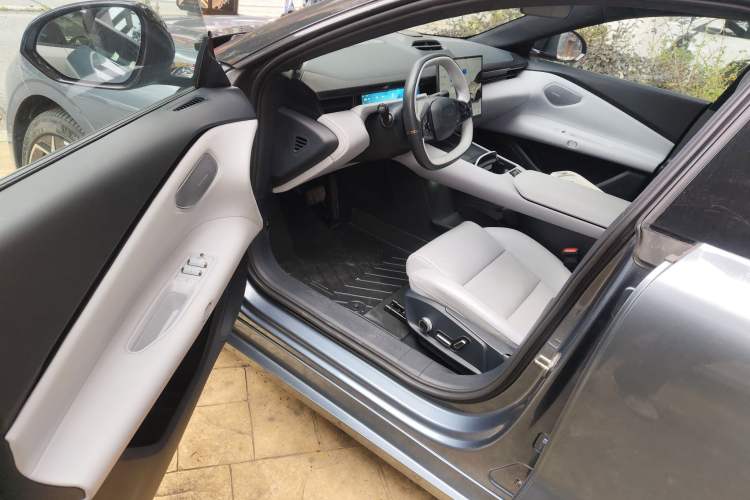 Used Lynk & Co Z10 2025 95 kWh 702 km All-Wheel Drive Intelligent Driving Ultra
